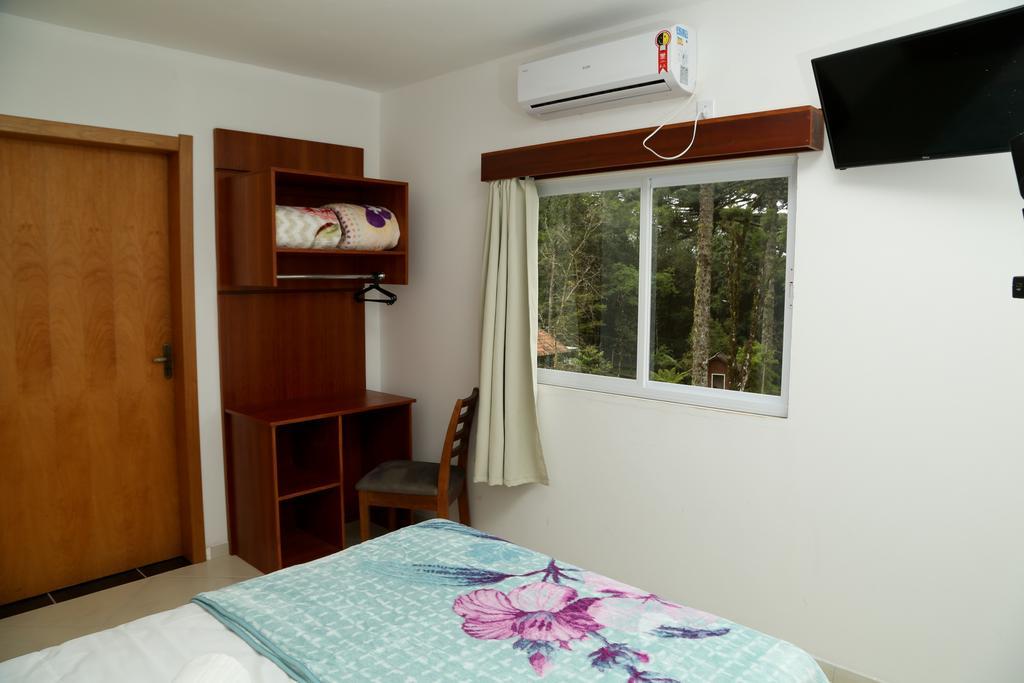 Hotel Petrov กาเนรา ภายนอก รูปภาพ