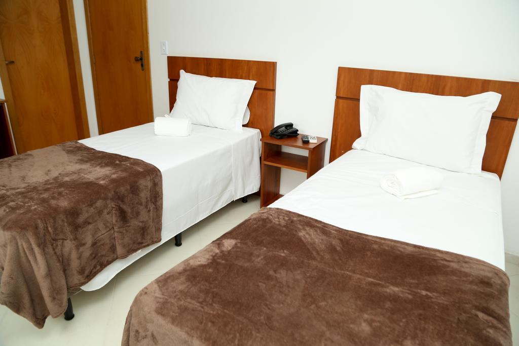 Hotel Petrov กาเนรา ภายนอก รูปภาพ