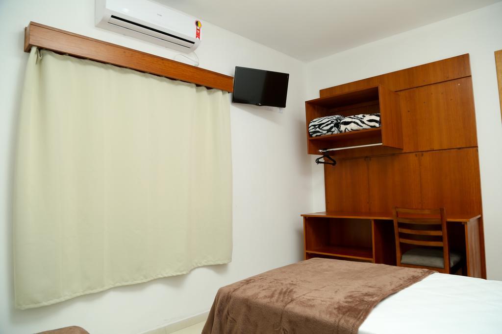 Hotel Petrov กาเนรา ภายนอก รูปภาพ