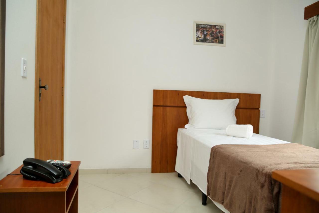 Hotel Petrov กาเนรา ภายนอก รูปภาพ