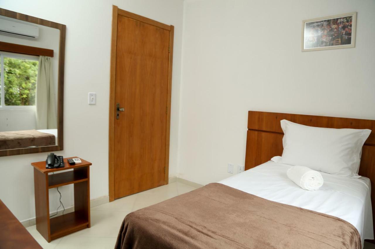 Hotel Petrov กาเนรา ภายนอก รูปภาพ